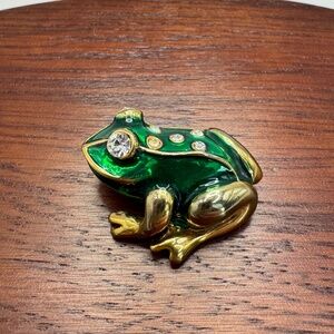 Vintage enamel and Swarovski crystal frog brooch. Unsigned.